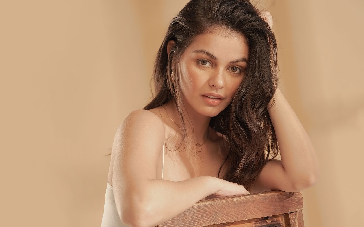 janine gutierrez age